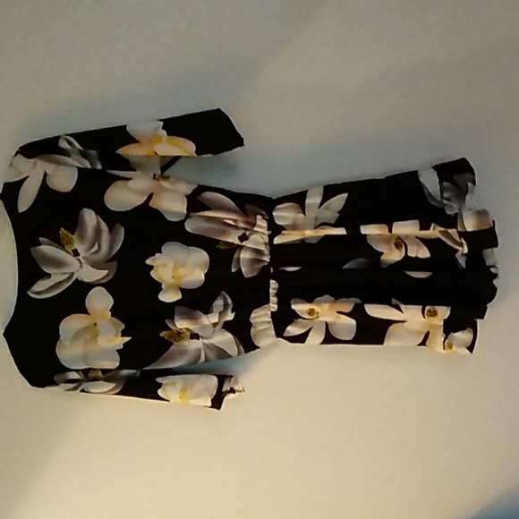 Floral short Romper/Jumper Black White Yellow large flowers SZ XL All over flora - Picture 7 of 8